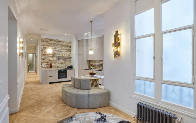 4 Rooms Apartment Opera Vendome