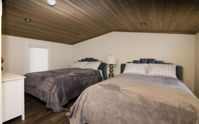 Luxury Loft Cottage In Manitou Beach