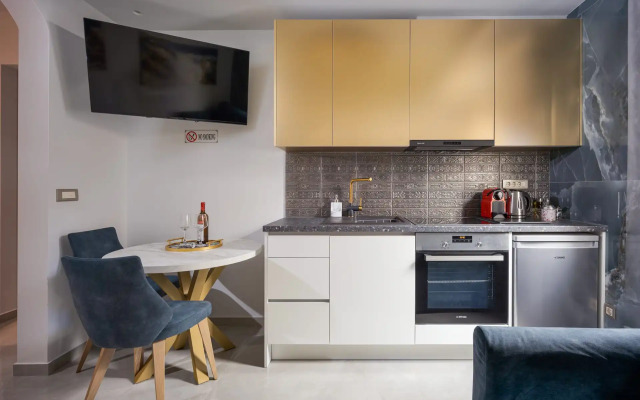 Royal Gold City Suites