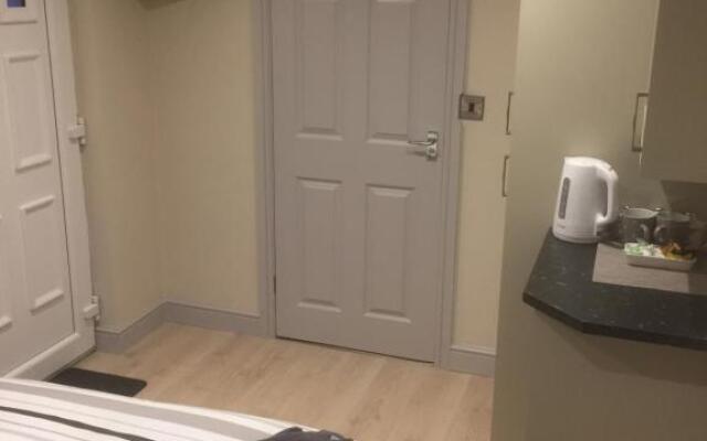 Private en-suite guestroom Ruthin