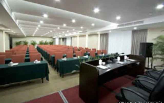 Peach Blossom River Hotel