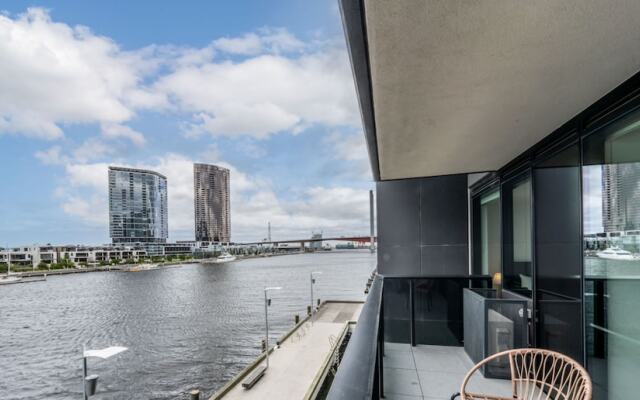 Melbourne Private Apartments - Collins Wharf Waterfront, Docklands