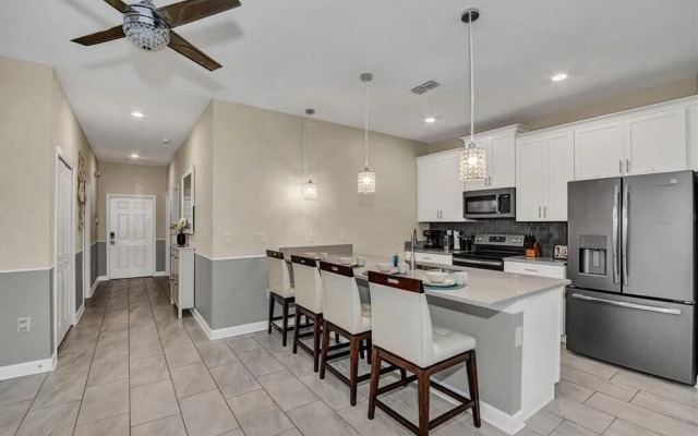 5021 Wa - Stunning Townhome With Private Pool