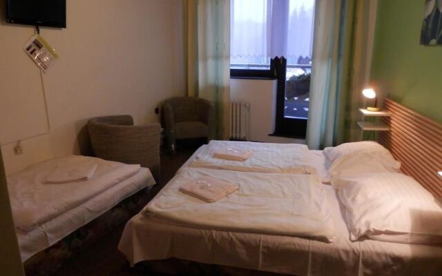 Pension Mona