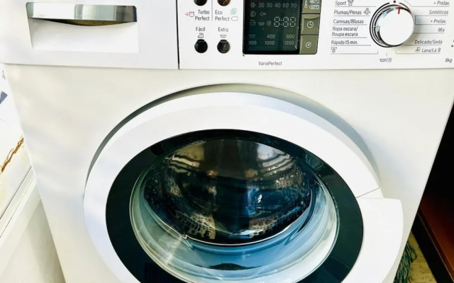 Spacious 2 BR Golden Apartment