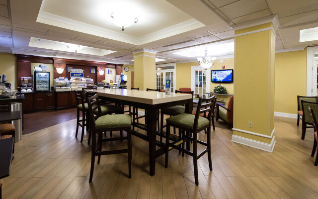 Holiday Inn Express & Suites Columbia-I-26 @ Harbison Blvd by IHG