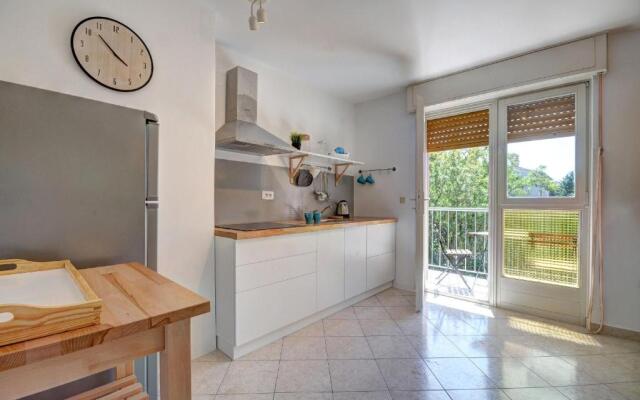 Centar White Apartment