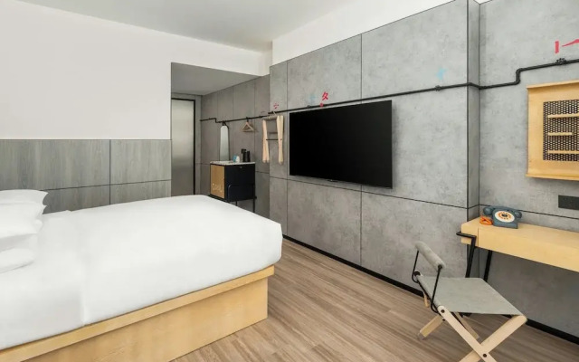Moxy Suzhou City Centre