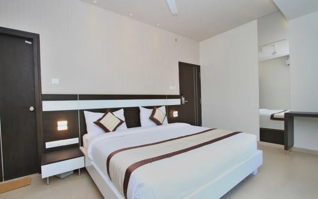 OYO 10760 Hotel Palace INN