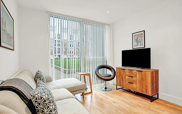 Urban Retreat: Stylish 1-bed Bliss