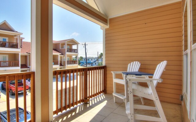Wakiki Beach BSC304 by RedAwning