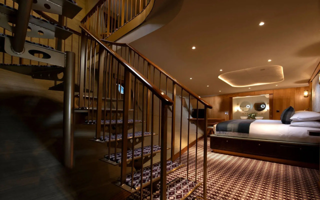 Fingal - A Luxury Floating Hotel