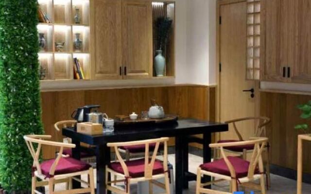 Yichun Dequan Hot Spring Hotel