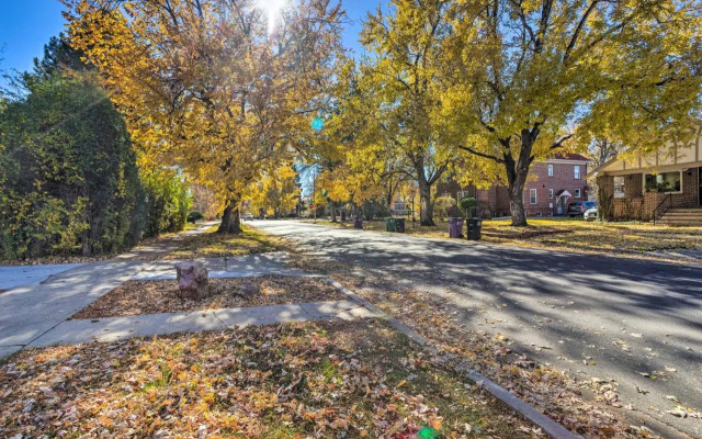 Yard & Grill: Centrally Located Denver Retreat!