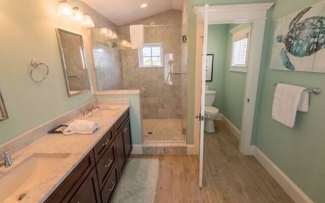 Tiki Beach Apartment 6