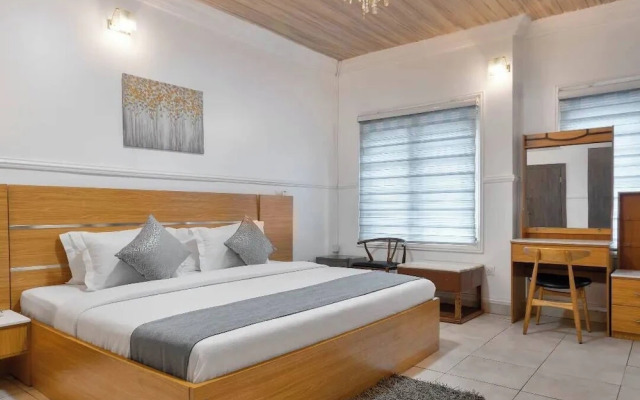 The Breeze Apartment