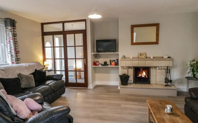 2 Carlton Cottage