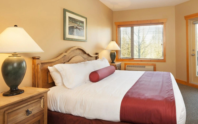 Lizard Creek Lodge