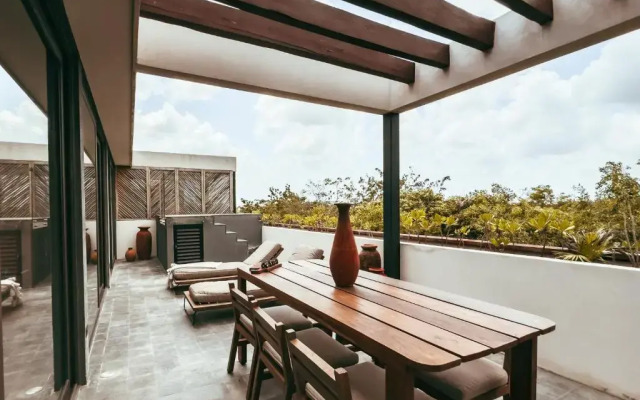 Exclusive Penthouse l Private roof top with pool