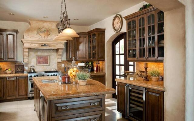 Stunning 6BD Pedregal Villa Maria