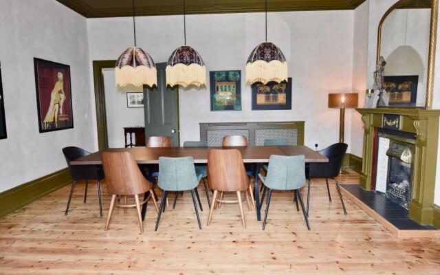 Blenheim House a Seaside Home for 12