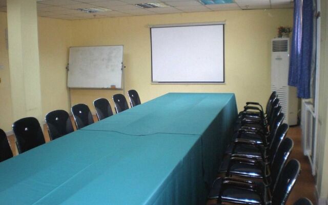 Home Inn Rushan Qingshan Road