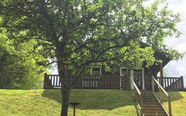 Hollybush Lodges