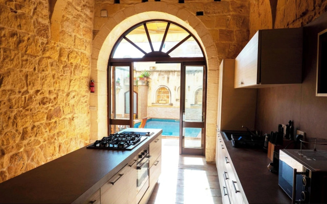 Mixel Gozitan Villa and Pool