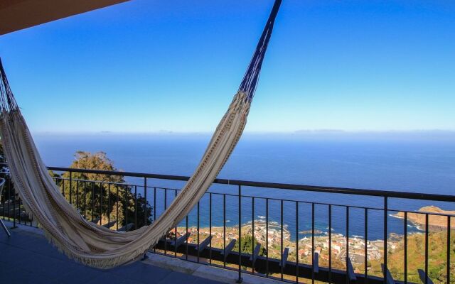 Paradise Ocean View by Analodges