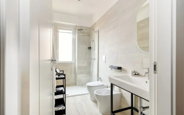 1-Bed apartment with balcony near subway