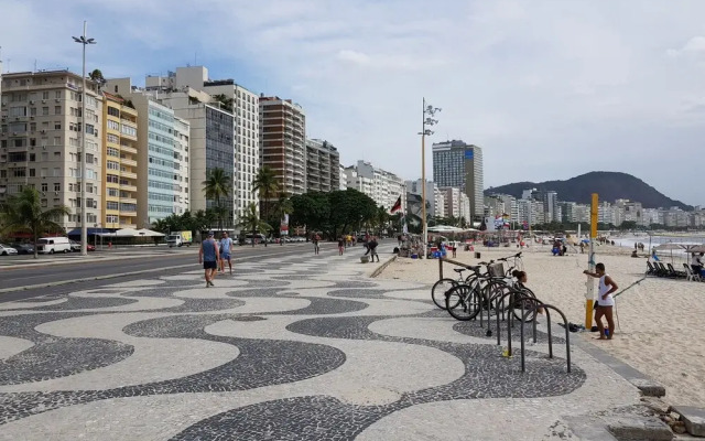 Amplo Imóvel Copa Posto 6 - Piscina