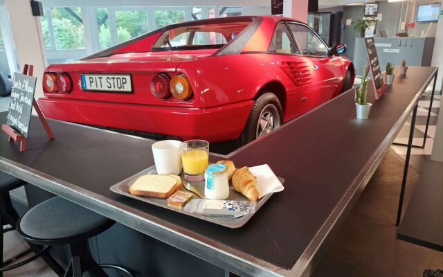 Enzo Trappes by Kyriad Direct