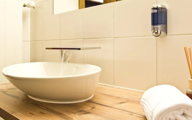 Summer Vacation Motel Mingcheng