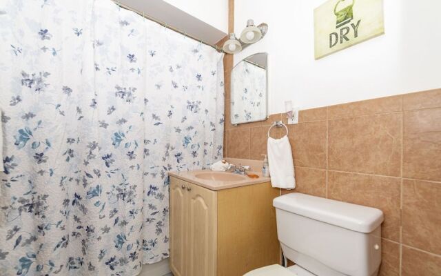 Tropic Isle Hotel and Apartment