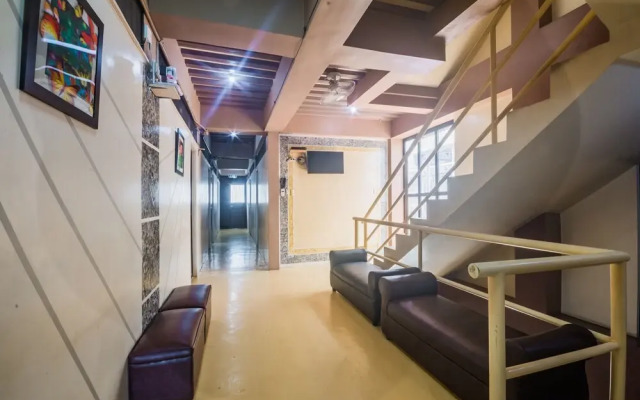 OYO 569 Alt Complex (Vaccinated Staff)
