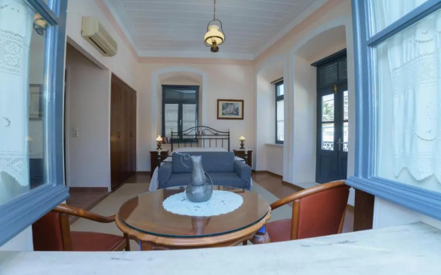 Phaedra Hotel