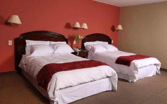 Suites Plaza Las Flores