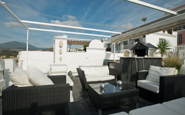 AP149 -Townhouse with pool and roof terrace