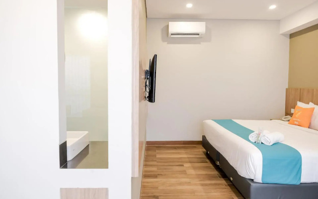 RedDoorz Premium near CBD Puri Indah