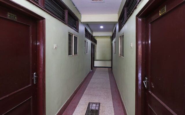 Oyo 28796 Hotel Rajhans