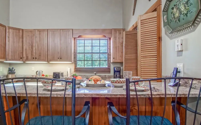 Whistlepunk #18: 4 Bedrooms, 3 Baths
