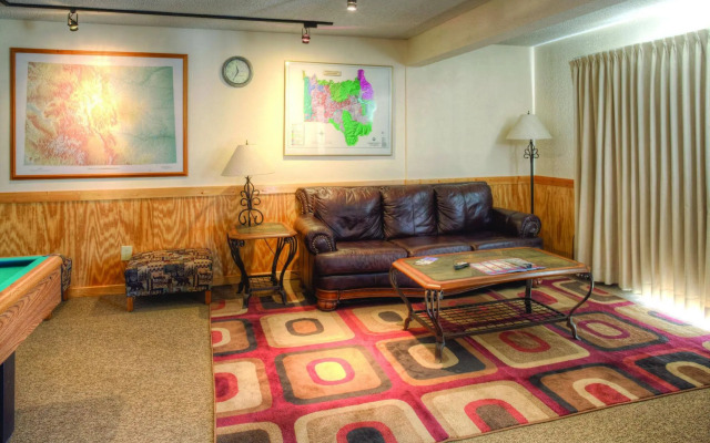 Indian Peaks Resort