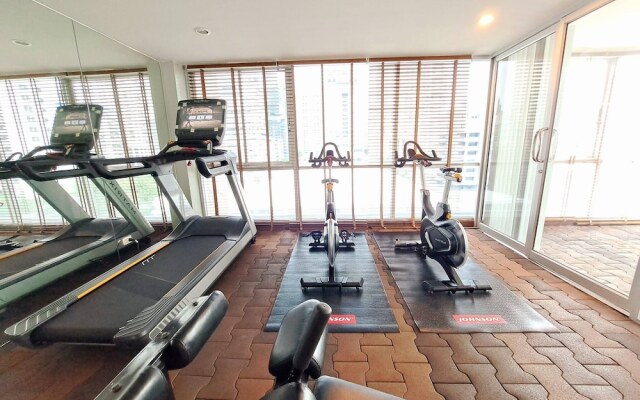 6D - 3 Bedroom Downtown Apartment With Shared Pool