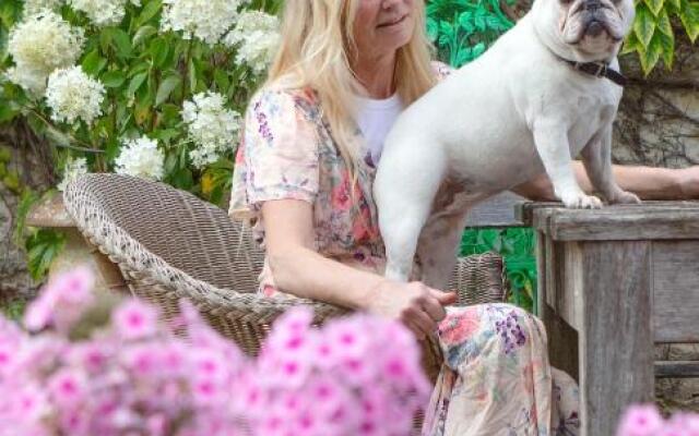 Pytts House Boutique Bed & Breakfast