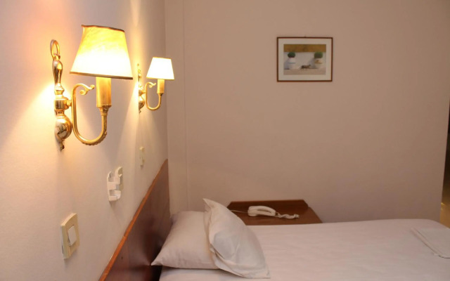 Nefeli Hotel