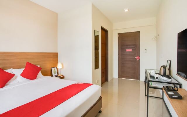Oyo 403 Maplewave Hotel