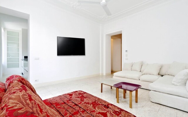 Wonderful 1bdr Apt. Near Colosseum