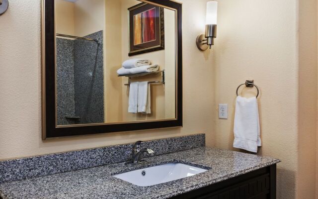 Holiday Inn Express & Suites Cleveland