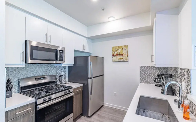 Modern 2br Apartment On Gordon St Hollywood 2 Bedroom Apts by RedAwning