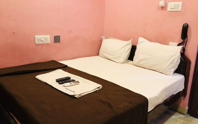 Hotel Varsha